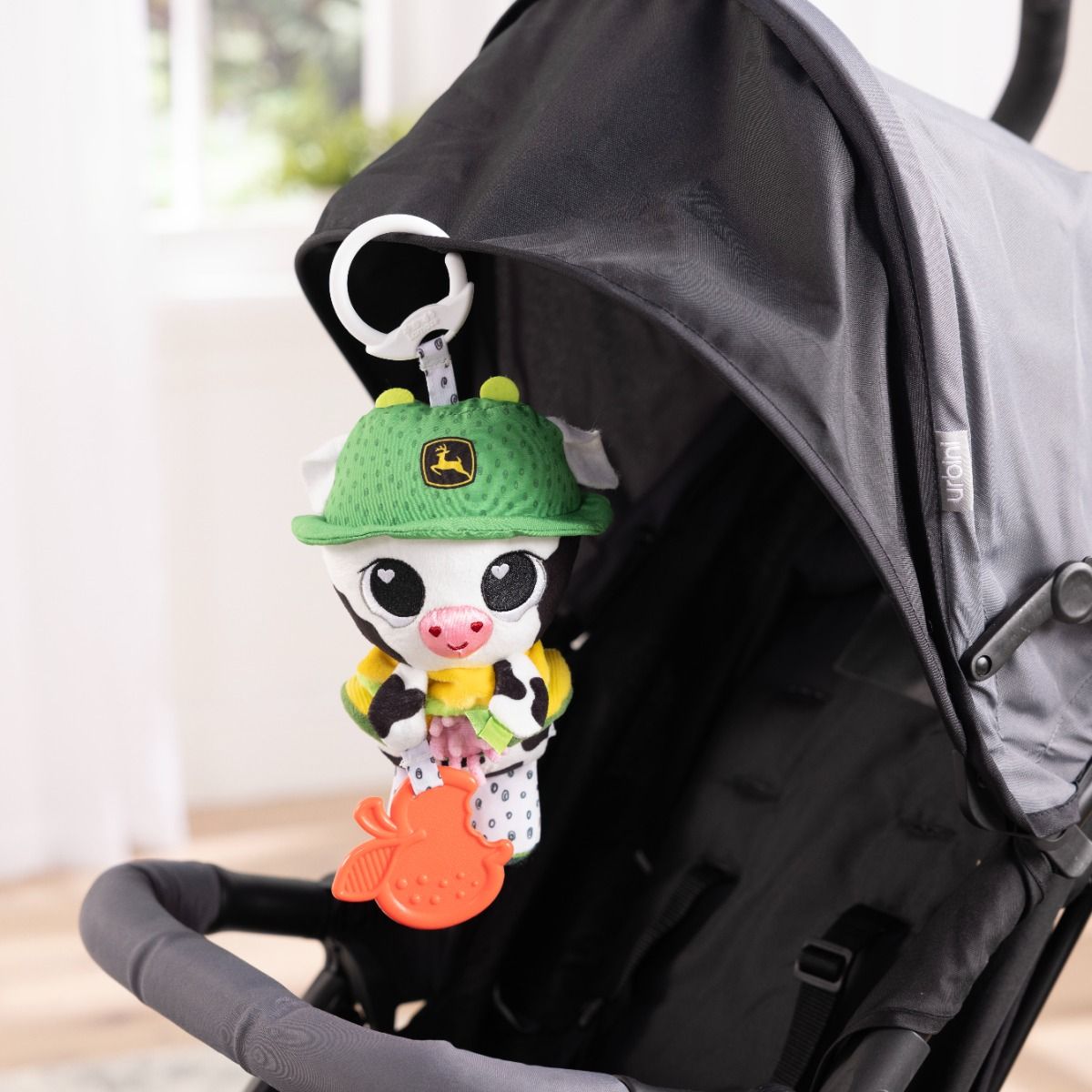 Lamaze Bella the Cow - Clip & Go | Sensory Toy | Comfort Toy | Baby Toy | modandtod.com
