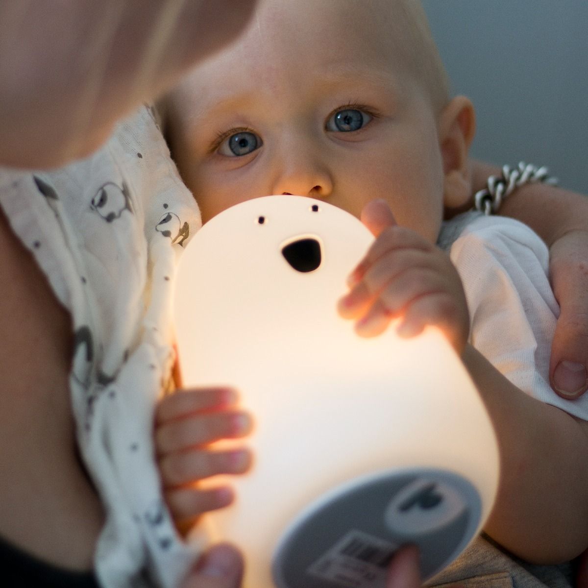 Rabbit & Friends BIG BEAR SILICONE NIGHT LIGHT WITH REMOTE CONTROL | modandtod.com