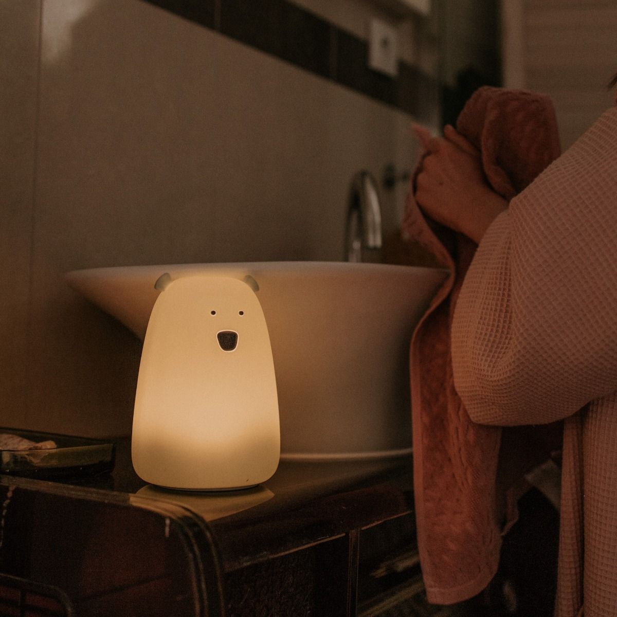 Rabbit & Friends BIG BEAR SILICONE NIGHT LIGHT WITH REMOTE CONTROL | modandtod.com