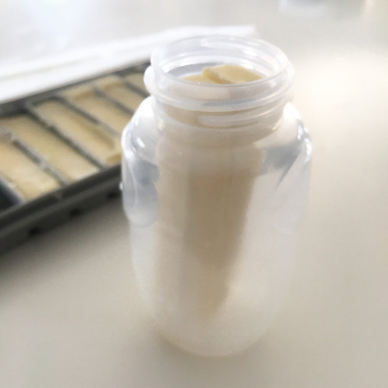 Breastmates Milk Sticks to freeze breastmilk for babies. Prefect for pumping breastfeeding and nursing mumsBreastmates Milk Sticks to freeze breastmilk for babies. Prefect for pumping breastfeeding and nursing mums