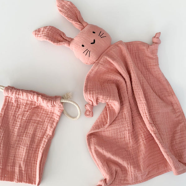 Bear & Moo Snuggly Comforter | Powder Pink for newborn and baby. Prefect for gifting