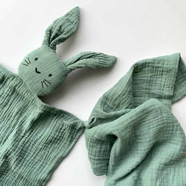 Bear & Moo Snuggly Comforter | Sage for newborn and baby. Prefect for gifting