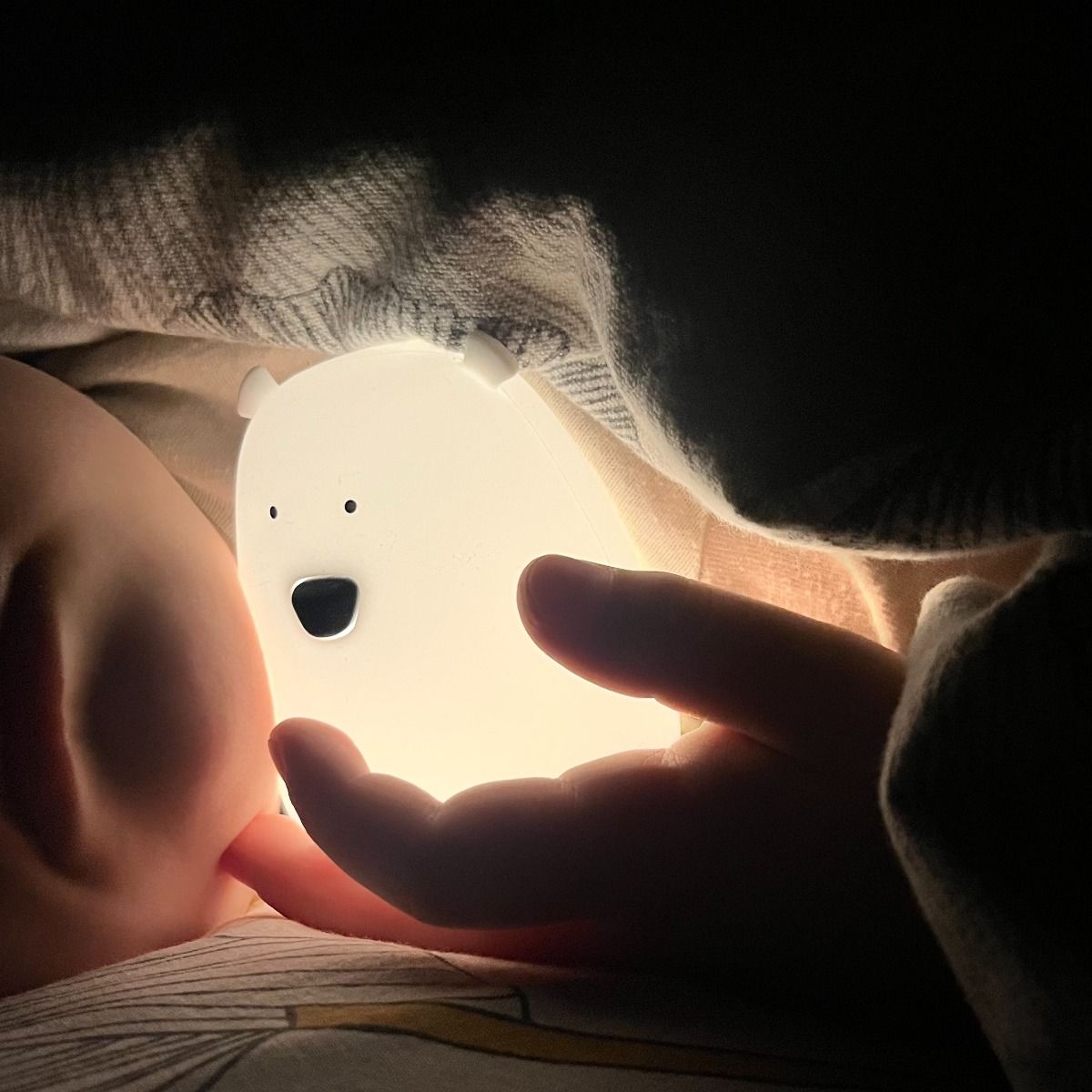 Rabbit & Friends BIG BEAR SILICONE NIGHT LIGHT WITH REMOTE CONTROL | modandtod.com