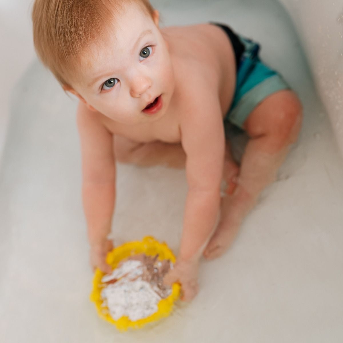 Mobi Lookee sensory bath mirror for baby and toddler bathtime fun. MOD & TOD